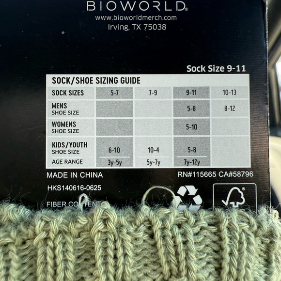 Grinch Embroidered Slouch Socks Set - Green and Tan shoe size 5-10 - Picture 4 of 7